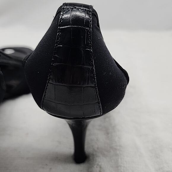 DONALD PLINER LATARA PEEP TOE PUMPS LADIES SIZE 8 CUT-OUT SIDES MICROFIBER⚫️GUC - Picture 9 of 16